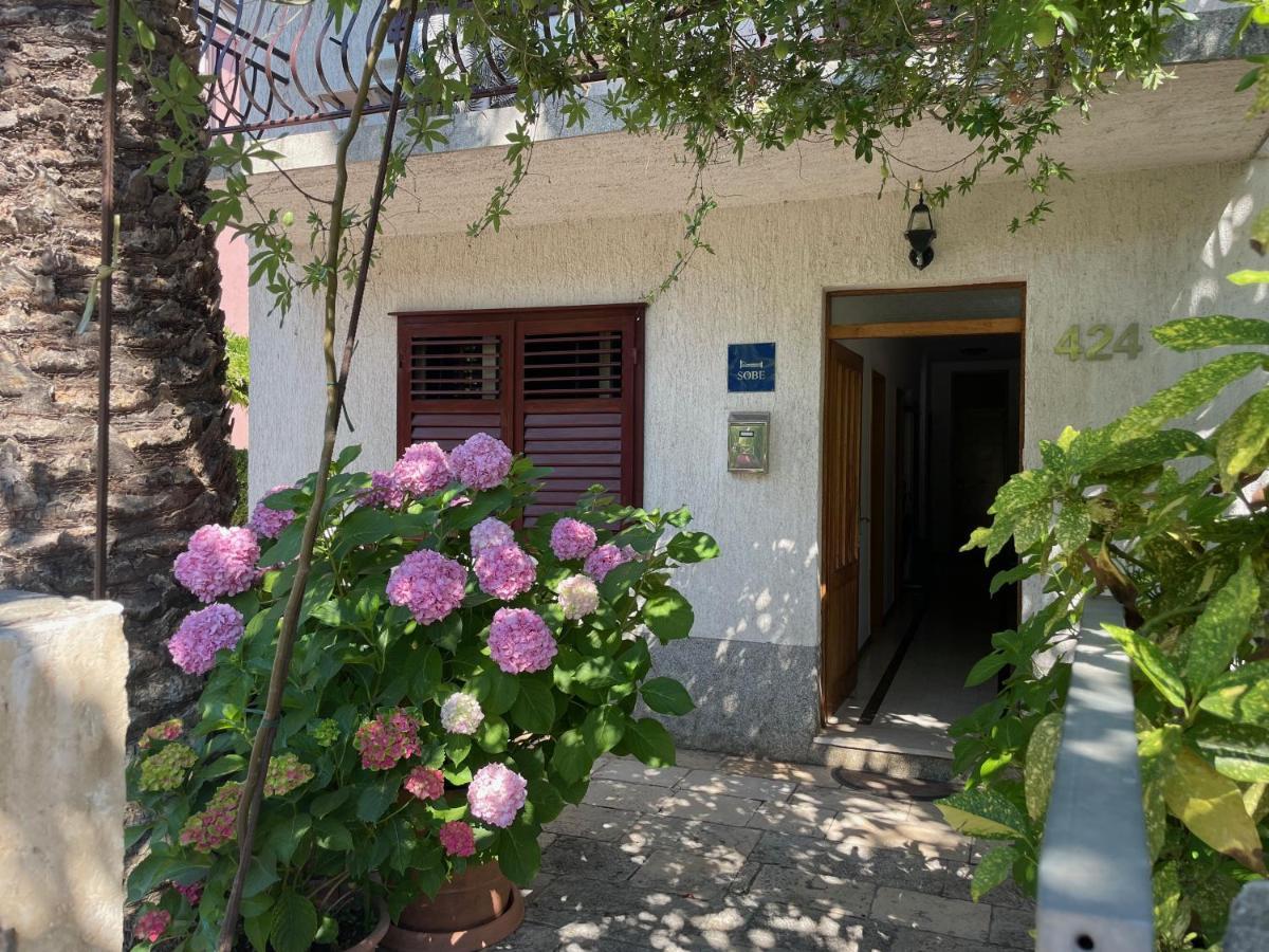 Hvar Guesthouse - Double Bedroom With Private Bathroom 젤사 외부 사진