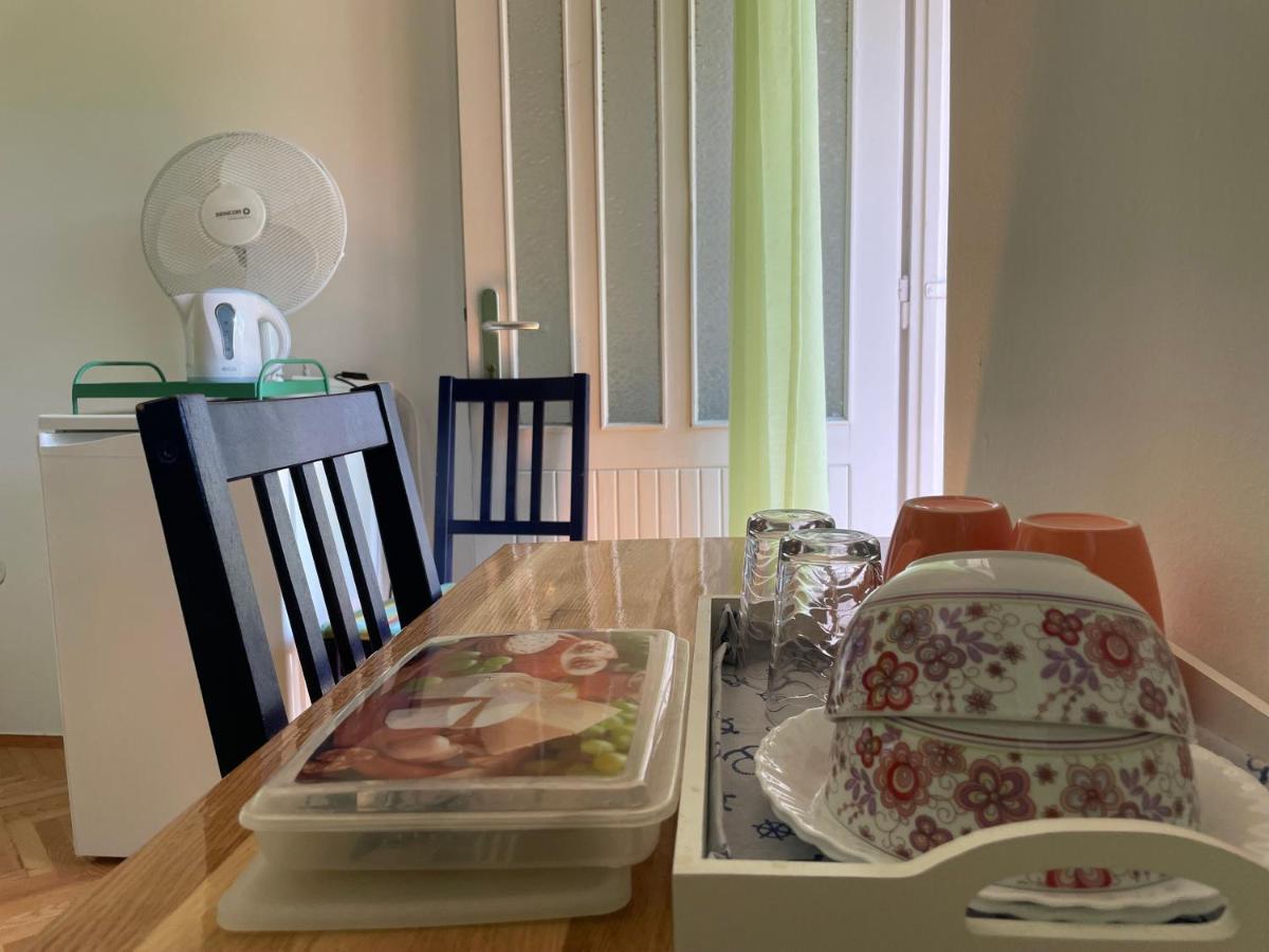 Hvar Guesthouse - Double Bedroom With Private Bathroom 젤사 외부 사진