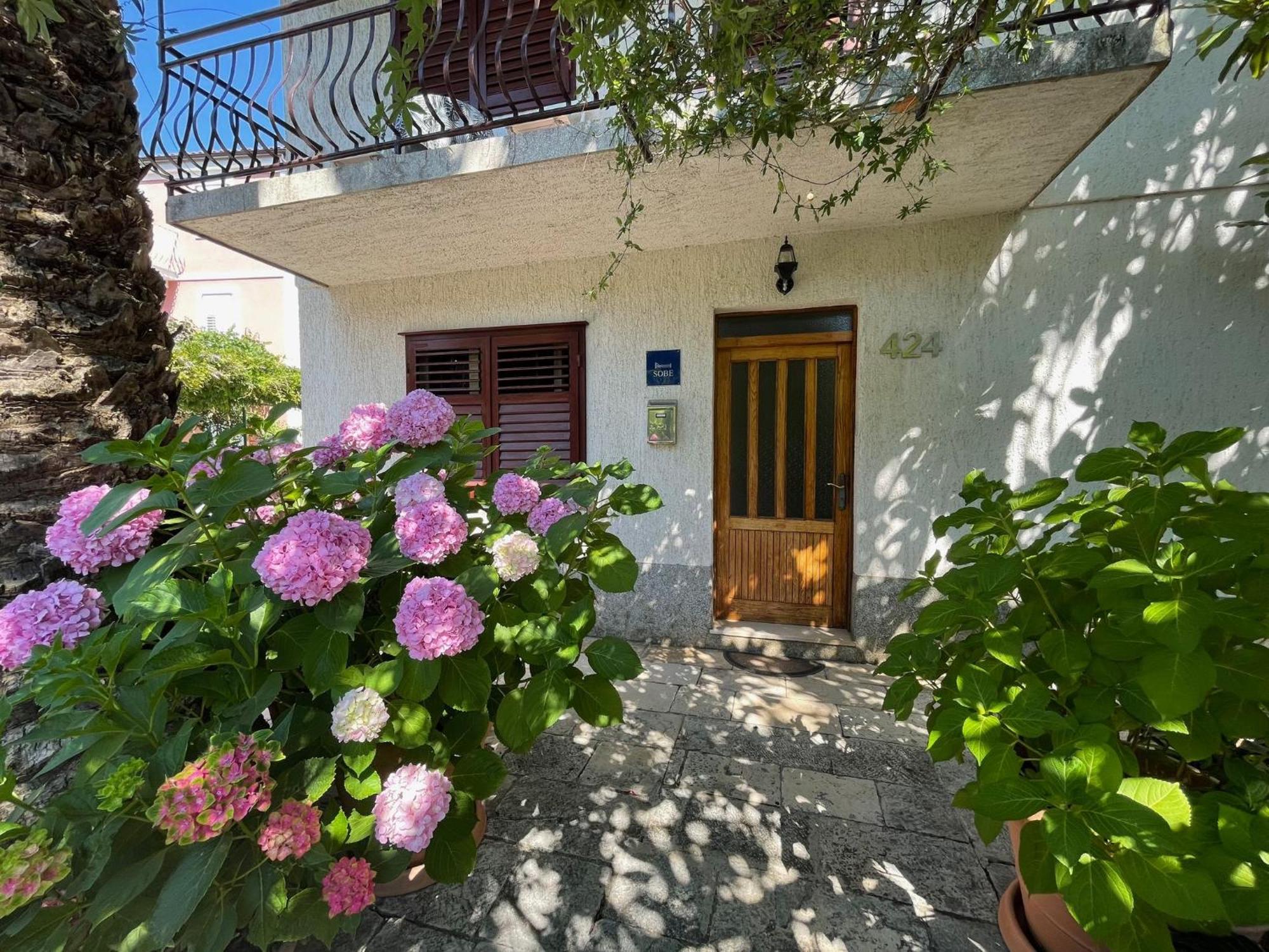 Hvar Guesthouse - Double Bedroom With Private Bathroom 젤사 외부 사진
